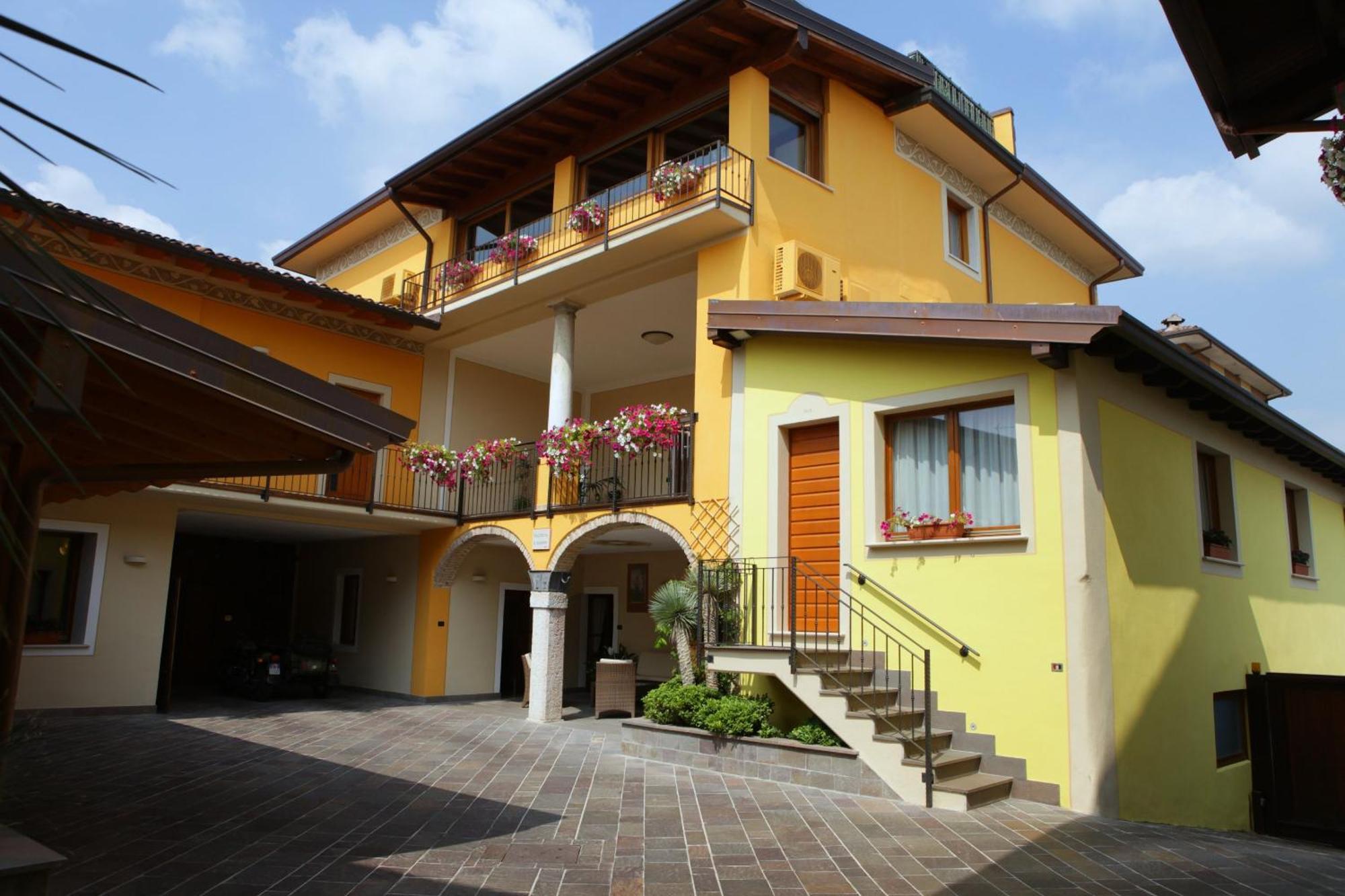 Il Barone Moniga del Garda